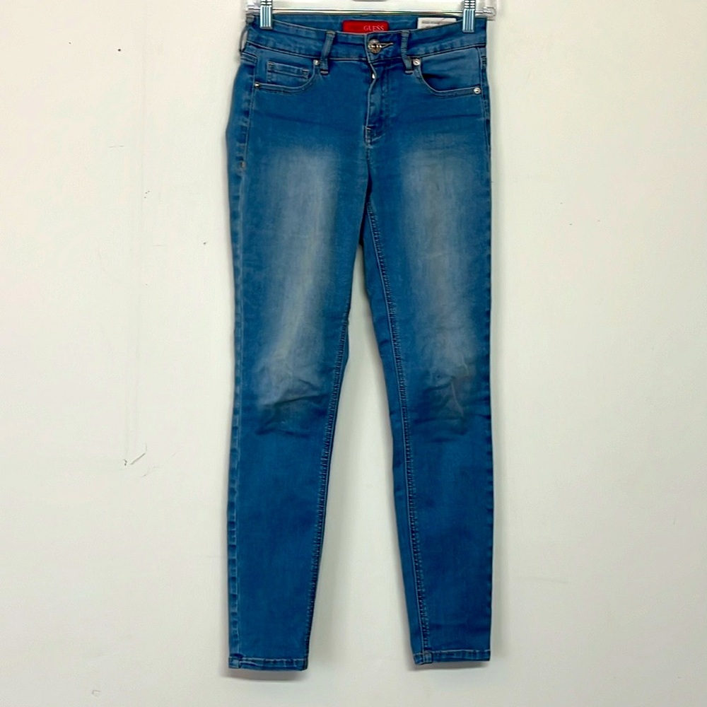 🌞 Guess 1981 mom jeans blue factory fade high waist skinny tahiana fit women 24